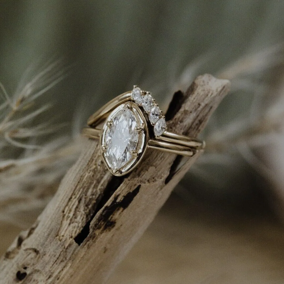 /public/photos/live/Marquise Cut Bridal Curved Matching Band Ring Set 640 (1).webp